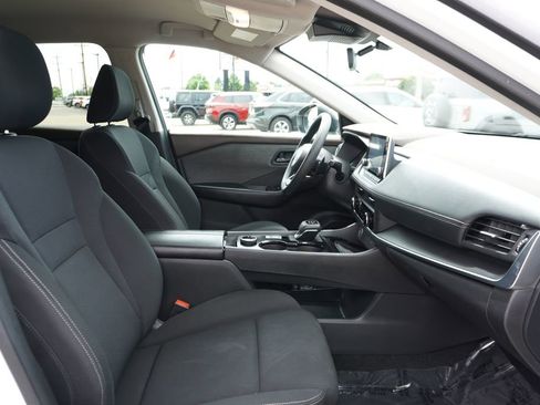 Used 2023 Nissan Rogue S AWD/4WD image 29