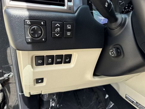 Used 2023 Lexus GX 460 Luxury w/ Sport Design Package AWD/4WD image 45
