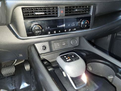 Certified 2023 Nissan Rogue SV FWD image 20