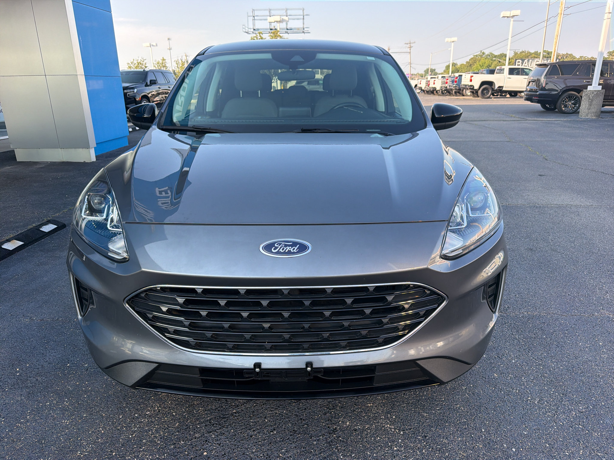 Used 2021 Ford Escape SE w/ SE Sport Appearance Package AWD/4WD image 2