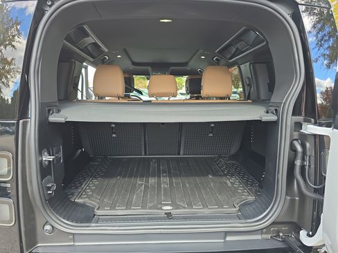 New 2026 Land Rover Defender 110 S image 12