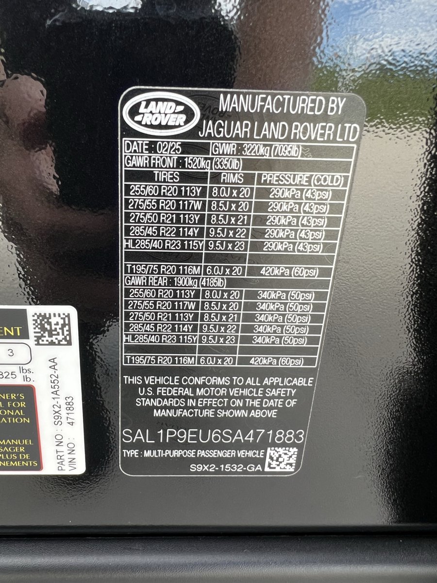 Used 2025 Land Rover Range Rover Sport SE AWD/4WD image 35