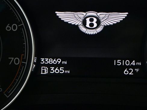 Used 2019 Bentley Bentayga image 11