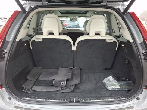 Certified 2024 Volvo XC90 B6 Ultimate w/ Protection Package Premier image 30