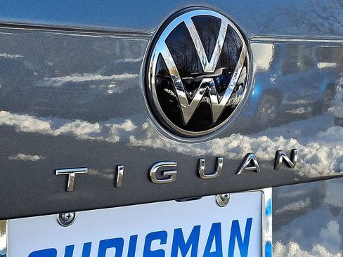 Used 2024 Volkswagen Tiguan SE R-Line image 31