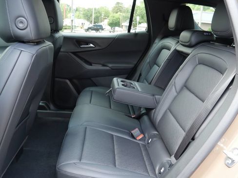 New 2027 Chevrolet Equinox LT w/ Convenience Package II AWD/4WD image 15