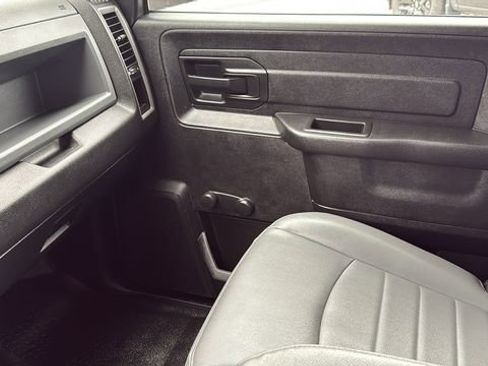 Used 2018 RAM 3500 Tradesman w/ Chrome Appearance Group image 25