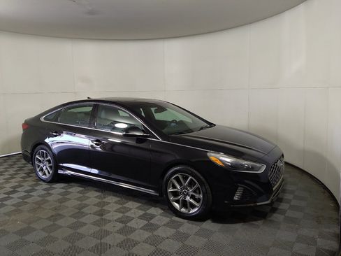 Used 2018 Hyundai Sonata Limited FWD image 11