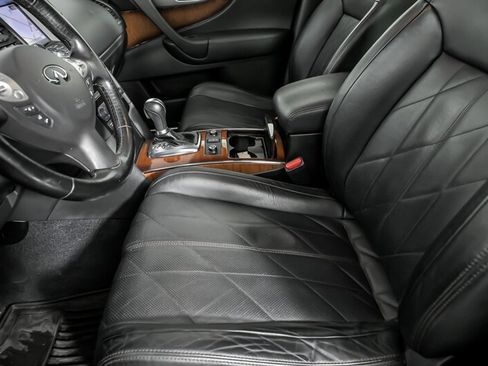 Used 2014 INFINITI QX70 AWD w/ Premium Package image 20