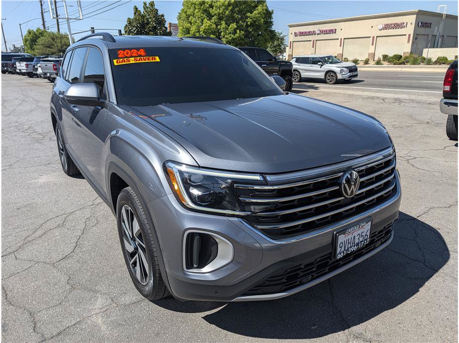Used 2024 Volkswagen Atlas SE FWD image 2