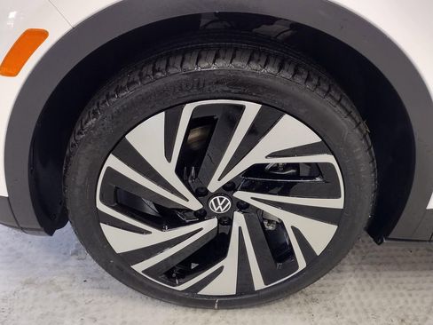 New 2026 Volkswagen ID.4 Pro S Plus image 5