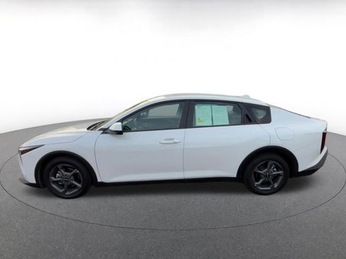 Used 2025 Kia K4 LXS image 9