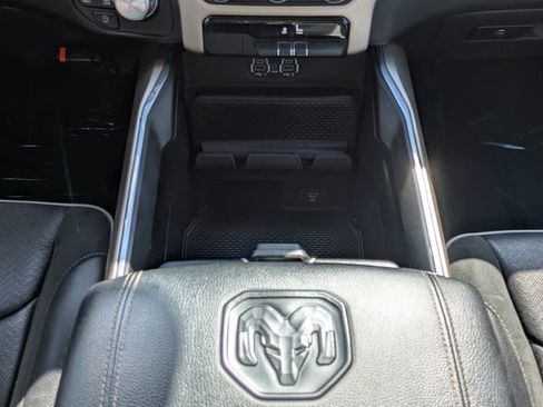 Used 2022 RAM 1500 Laramie AWD/4WD image 19