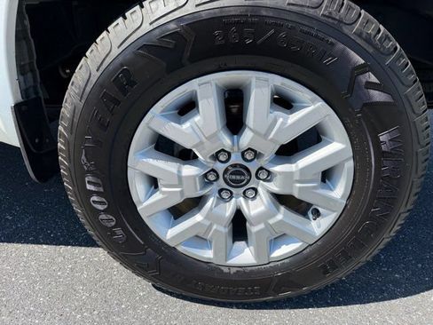Used 2023 Nissan Frontier SV AWD/4WD image 30