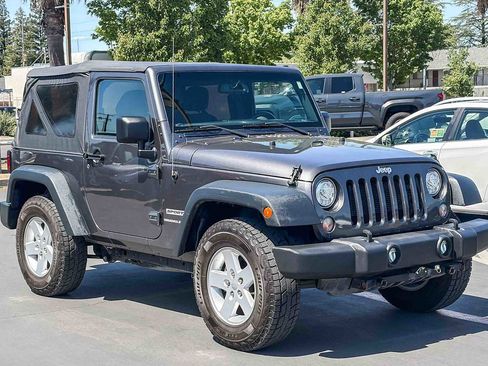 Used 2018 Jeep Wrangler Sport AWD/4WD image 5