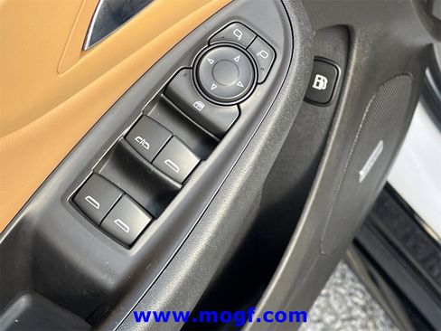 Used 2018 Chevrolet Volt Premier w/ Driver Confidence Package image 18