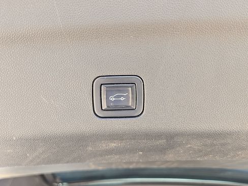 Used 2021 GMC Yukon AT4 w/ Technology Package AWD/4WD image 15