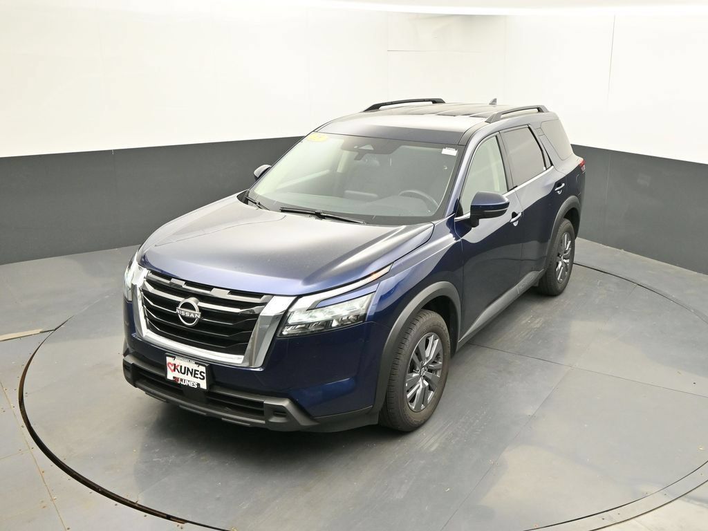Used 2025 Nissan Pathfinder SV FWD image 39