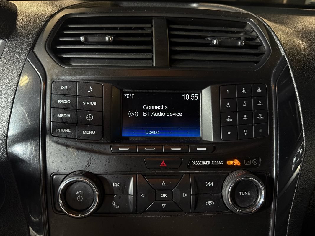 Used 2018 Ford Explorer XLT FWD image 14