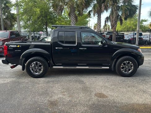 Used 2020 Nissan Frontier PRO-4X w/ Pro-4x Utility Package image 8