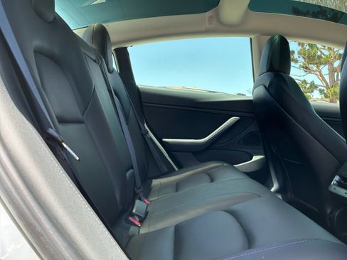 Used 2019 Tesla Model 3 Long Range RWD image 19