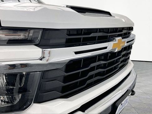 Used 2024 Chevrolet Silverado 2500 LT AWD/4WD image 29