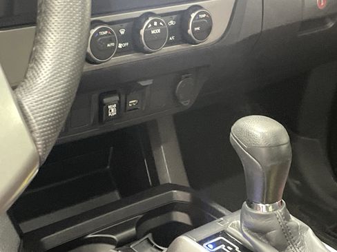 Used 2021 Toyota Tacoma SR5 RWD image 10