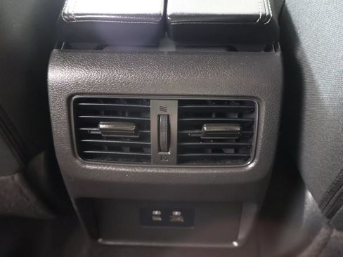 Used 2023 Nissan Rogue SV AWD/4WD image 44
