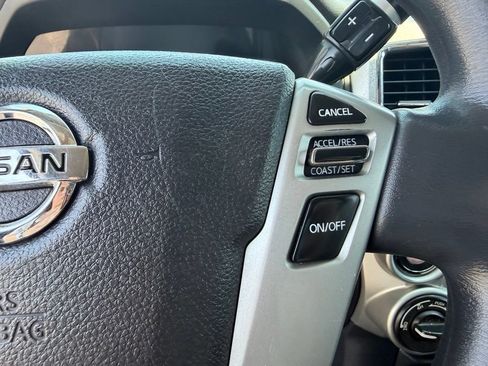 Used 2017 Nissan Titan SV AWD/4WD image 31