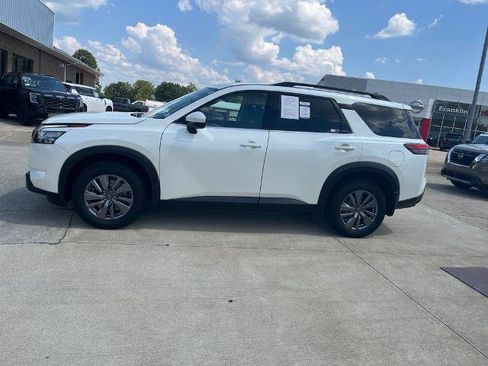 Certified 2024 Nissan Pathfinder SV AWD/4WD image 2