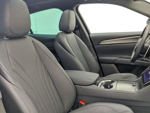 Used 2024 Maserati Grecale GT image 52