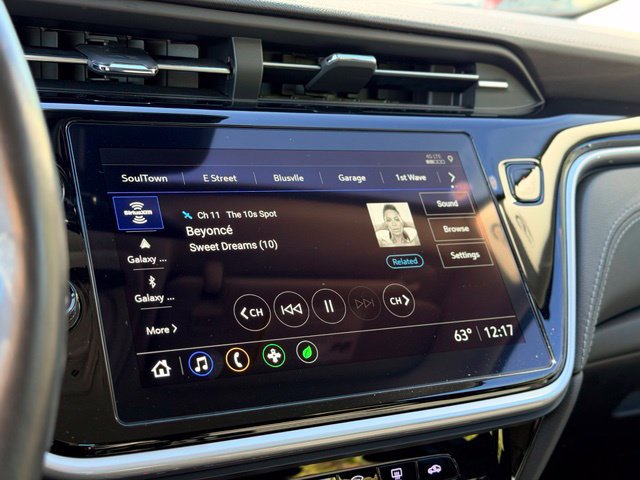 Used 2023 Chevrolet Bolt EUV LT w/ Comfort Package FWD image 14