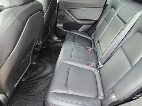 Used 2023 Tesla Model Y Long Range image 27