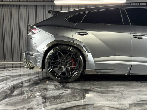 Used 2019 Lamborghini Urus AWD/4WD image 13