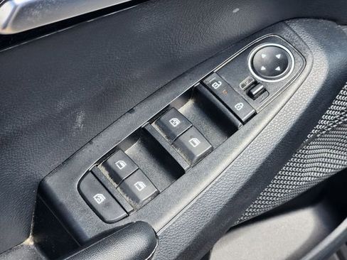 Used 2025 Kia Seltos S FWD image 23