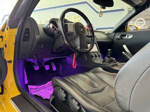 Used 2005 Nissan 350Z Touring image 14