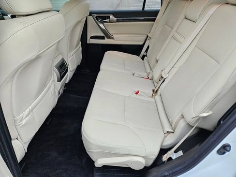 Used 2020 Lexus GX 460 Premium w/ Premium Package AWD/4WD image 19