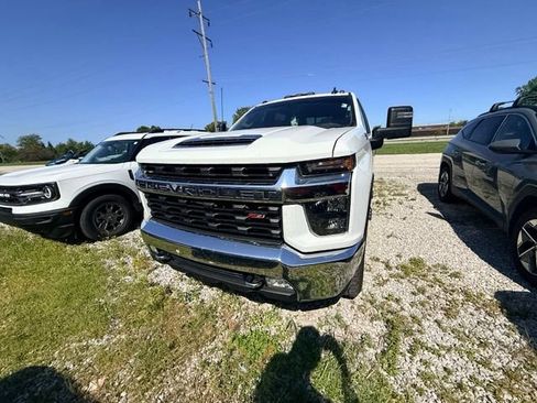 Used 2022 Chevrolet Silverado 2500 LT w/ Convenience Package AWD/4WD image 8