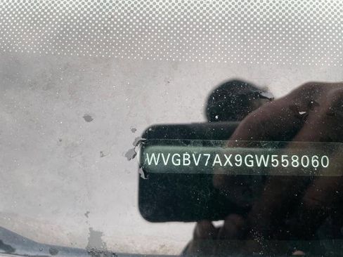 Used 2016 Volkswagen Tiguan S image 43