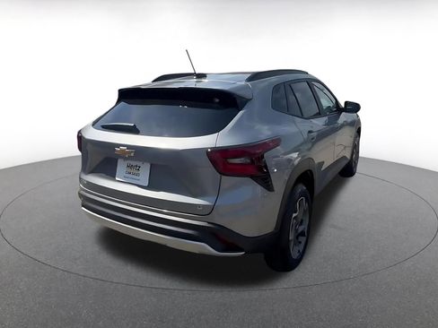 Used 2025 Chevrolet Trax LT image 13