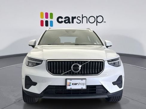 Used 2024 Volvo XC40 B5 Core AWD/4WD image 8