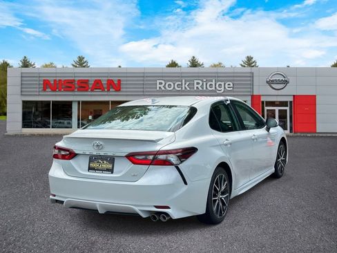 Used 2023 Toyota Camry SE FWD image 5