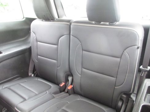 Used 2021 GMC Acadia Denali AWD/4WD image 22