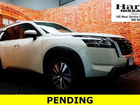 Certified 2023 Nissan Pathfinder SL AWD/4WD image 1