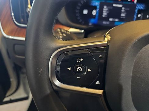 Certified 2023 Volvo XC60 B5 Plus w/ Climate Package AWD/4WD image 25