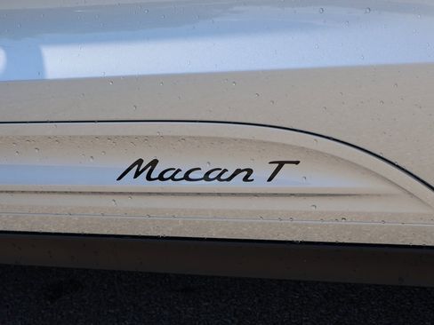 New 2025 Porsche Macan image 17