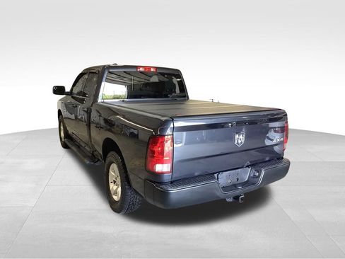 Used 2017 RAM 1500 Express AWD/4WD image 3