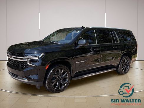 Used 2023 Chevrolet Suburban LS RWD image 1