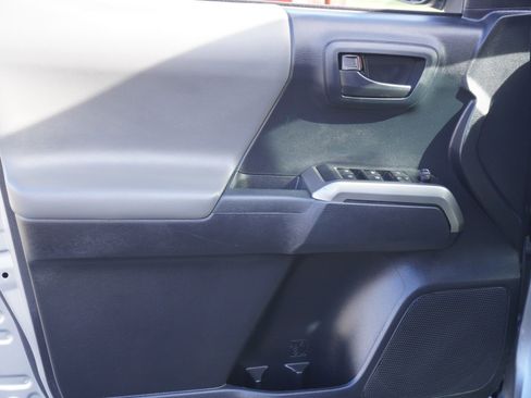 Used 2019 Toyota Tacoma SR5 image 18