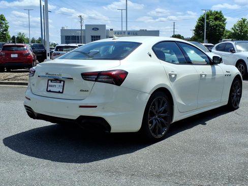 Used 2022 Maserati Ghibli Modena RWD image 2